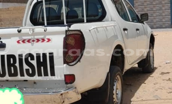 Dieundeu Occasion Mitsubishi L200 White Auto in Dakar in Dakar Dieundeu Occasion Mitsubishi L200 White Auto in Dakar in Dakar