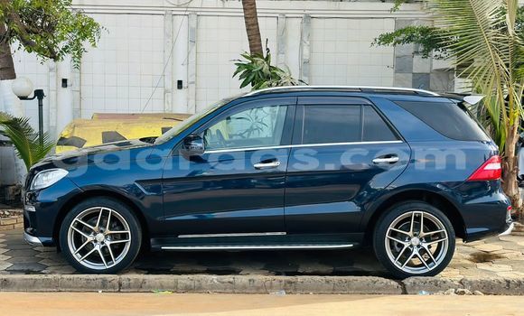 Dieundeu Imported Mercedes‒Benz ML–Class Blue Auto in Dakar in Dakar Dieundeu Imported Mercedes‒Benz ML–Class Blue Auto in Dakar in Dakar