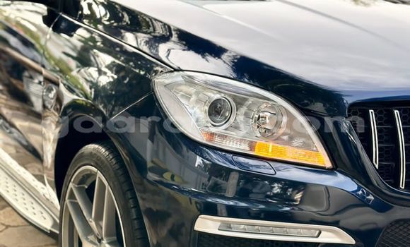 Dieundeu Imported Mercedes‒Benz ML–Class Blue Auto in Dakar in Dakar Dieundeu Imported Mercedes‒Benz ML–Class Blue Auto in Dakar in Dakar