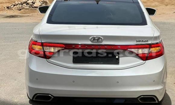 Acheter Occasion Voiture Hyundai Grandeur Blanc à Dakar, Dakar Acheter Occasion Voiture Hyundai Grandeur Blanc à Dakar, Dakar