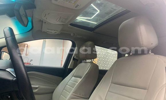 Acheter Occasion Voiture Ford Escape Blanc à Dakar, Dakar Acheter Occasion Voiture Ford Escape Blanc à Dakar, Dakar