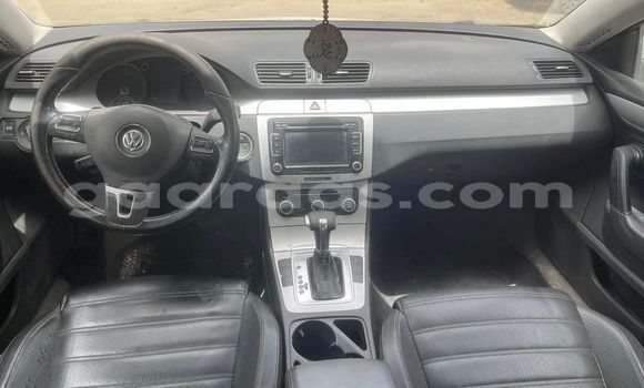 Dieundeu Occasion Volkswagen Passat White Auto in Dakar in Dakar Dieundeu Occasion Volkswagen Passat White Auto in Dakar in Dakar