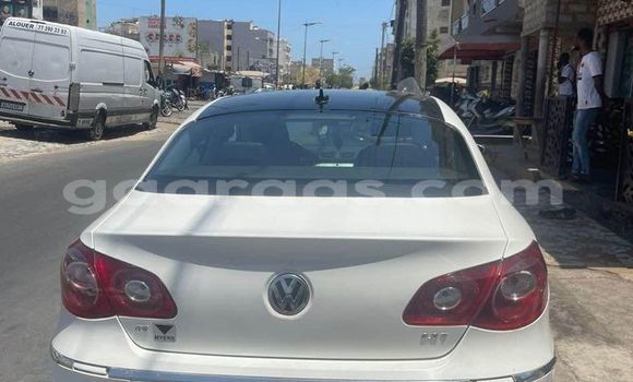 Dieundeu Occasion Volkswagen Passat White Auto in Dakar in Dakar Dieundeu Occasion Volkswagen Passat White Auto in Dakar in Dakar