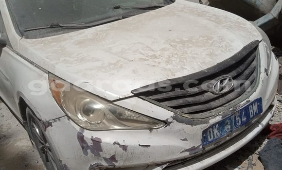 Dieundeu Occasion Hyundai Sonata White Auto in Dakar in Dakar Dieundeu Occasion Hyundai Sonata White Auto in Dakar in Dakar