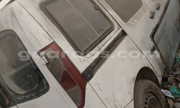 Dieundeu Occasion Kanonir 2317 White Auto in Dakar in Dakar Dieundeu Occasion Kanonir 2317 White Auto in Dakar in Dakar