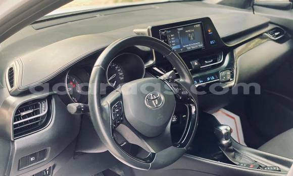 Dieundeu Occasion Toyota C-HR White Auto in Dakar in Dakar Dieundeu Occasion Toyota C-HR White Auto in Dakar in Dakar