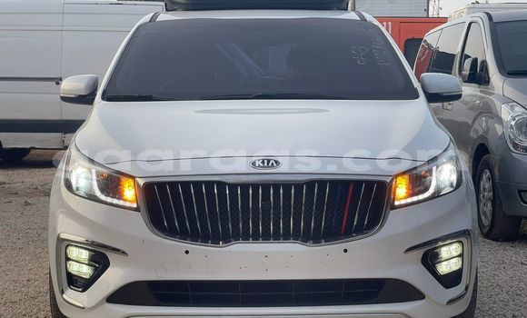 Buy Import Kia Carnival White Car in Dakar in Dakar Buy Import Kia Carnival White Car in Dakar in Dakar