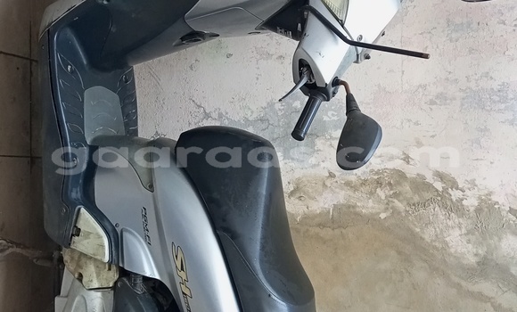 Acheter Occasion Moto Honda Scooters Gris à Dakar, Dakar Acheter Occasion Moto Honda Scooters Gris à Dakar, Dakar