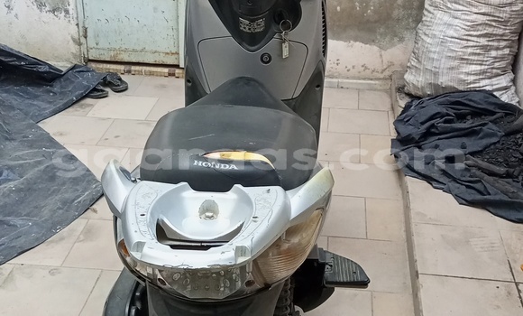 Acheter Occasion Moto Honda Scooters Gris à Dakar, Dakar Acheter Occasion Moto Honda Scooters Gris à Dakar, Dakar