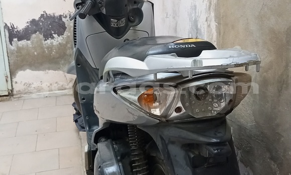 Acheter Occasion Moto Honda Scooters Gris à Dakar, Dakar Acheter Occasion Moto Honda Scooters Gris à Dakar, Dakar