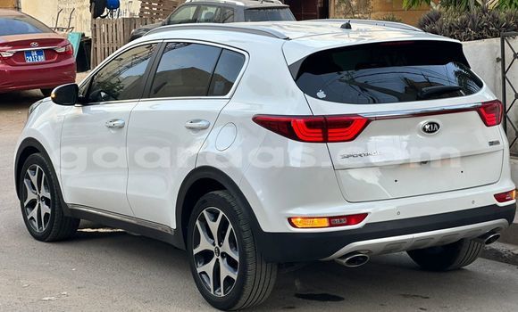 Acheter Import Voiture Kia Sportage Blanc à Dakar, Dakar Acheter Import Voiture Kia Sportage Blanc à Dakar, Dakar
