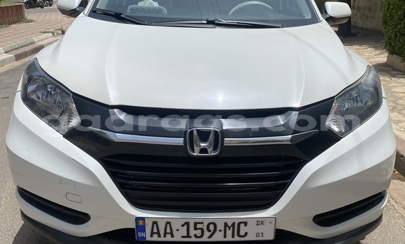 Acheter Occasion Voiture Honda HR–V Blanc à Dakar, Dakar Acheter Occasion Voiture Honda HR–V Blanc à Dakar, Dakar