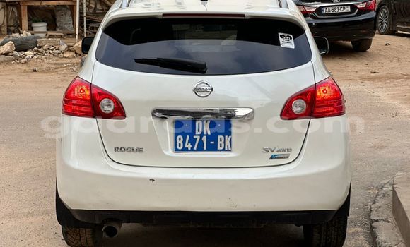 Buy Used Nissan Juke White Car in Dakar in Dakar