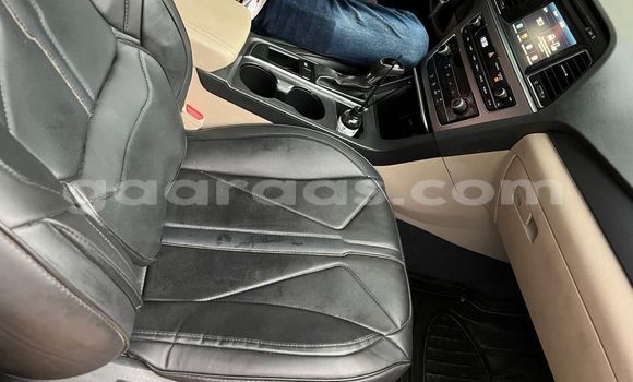 Dieundeu Occasion Hyundai Sonata Beige Auto in Dakar in Dakar Dieundeu Occasion Hyundai Sonata Beige Auto in Dakar in Dakar