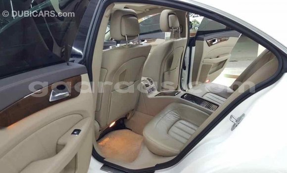 Acheter Import Voiture Mercedes‒Benz 190 (W201) Other à Import - Dubai, Diourbel