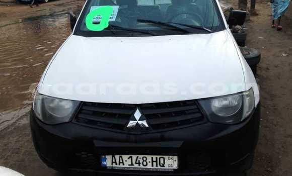 Dieundeu Occasion Mitsubishi Montero White Auto in Dakar in Dakar