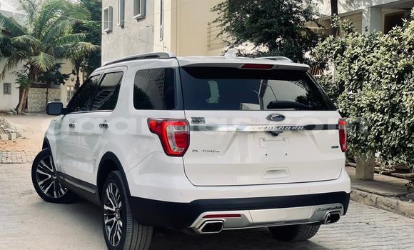 Acheter Import Voiture Ford Explorer Blanc à Dakar, Dakar