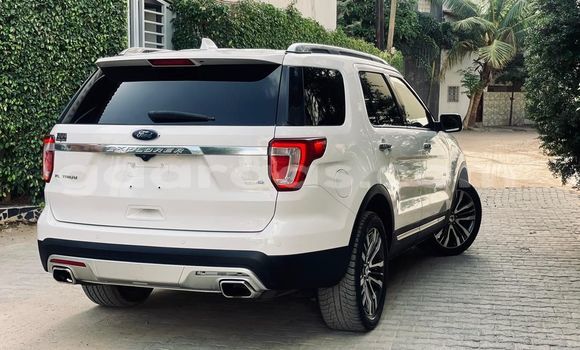 Acheter Import Voiture Ford Explorer Blanc à Dakar, Dakar Acheter Import Voiture Ford Explorer Blanc à Dakar, Dakar