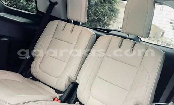 Acheter Import Voiture Ford Explorer Blanc à Dakar, Dakar Acheter Import Voiture Ford Explorer Blanc à Dakar, Dakar