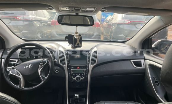 Acheter Occasion Voiture Hyundai Elantra Blanc à Dakar, Dakar Acheter Occasion Voiture Hyundai Elantra Blanc à Dakar, Dakar