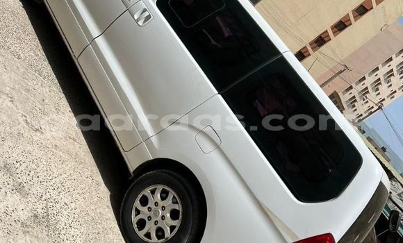 Buy Import Hyundai Starex White Car in Dakar in Dakar Buy Import Hyundai Starex White Car in Dakar in Dakar
