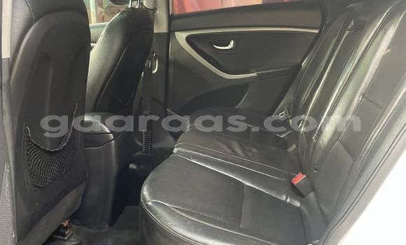 Acheter Occasion Voiture Hyundai Elantra Blanc à Dakar, Dakar Acheter Occasion Voiture Hyundai Elantra Blanc à Dakar, Dakar