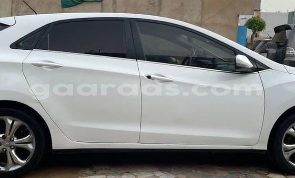 Acheter Occasion Voiture Hyundai Elantra Blanc à Dakar, Dakar Acheter Occasion Voiture Hyundai Elantra Blanc à Dakar, Dakar