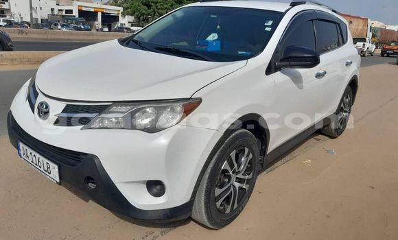 Dieundeu Occasion Toyota RAV4 White Auto in Dakar in Dakar Dieundeu Occasion Toyota RAV4 White Auto in Dakar in Dakar