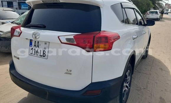 Dieundeu Occasion Toyota RAV4 White Auto in Dakar in Dakar Dieundeu Occasion Toyota RAV4 White Auto in Dakar in Dakar