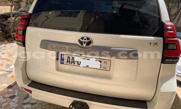 Buy Used Toyota Land Cruiser Prado White Car in Dakar in Dakar Buy Used Toyota Land Cruiser Prado White Car in Dakar in Dakar