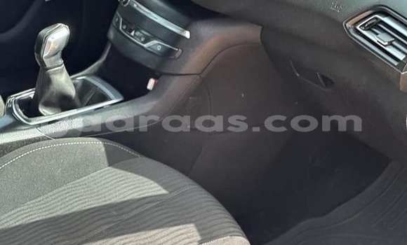 Dieundeu Occasion Ford Explorer White Auto in Dakar in Dakar Dieundeu Occasion Ford Explorer White Auto in Dakar in Dakar