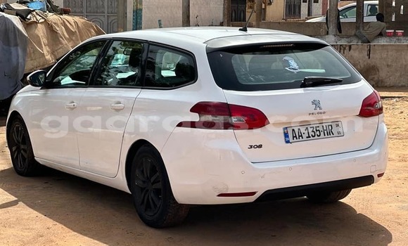 Dieundeu Occasion Ford Explorer White Auto in Dakar in Dakar Dieundeu Occasion Ford Explorer White Auto in Dakar in Dakar