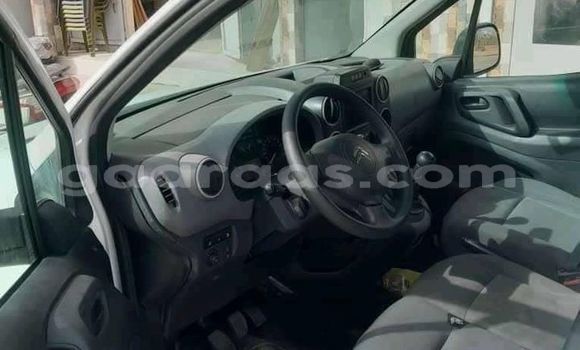 Dieundeu Occasion Citroen Berlingo White Auto in Dakar in Dakar Dieundeu Occasion Citroen Berlingo White Auto in Dakar in Dakar