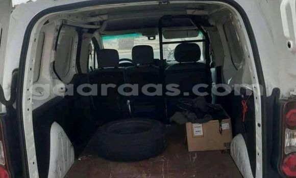 Dieundeu Occasion Citroen Berlingo White Auto in Dakar in Dakar Dieundeu Occasion Citroen Berlingo White Auto in Dakar in Dakar