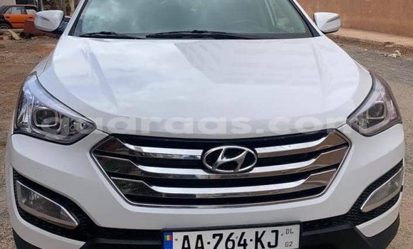 Buy Used Hyundai Santa Fe White Car in Dakar in Dakar