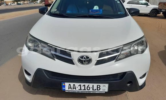 Buy Used Toyota RAV4 White Car in Dakar in Dakar