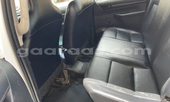 Dieundeu Occasion Toyota Hilux White Auto in Dakar in Dakar Dieundeu Occasion Toyota Hilux White Auto in Dakar in Dakar