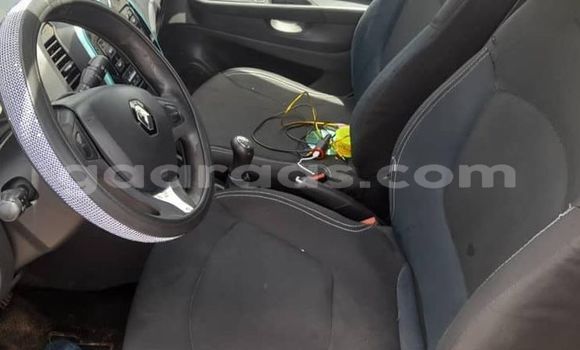 Dieundeu Occasion Renault Captur White Auto in Dakar in Dakar Dieundeu Occasion Renault Captur White Auto in Dakar in Dakar