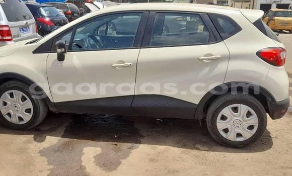 Dieundeu Occasion Renault Captur White Auto in Dakar in Dakar Dieundeu Occasion Renault Captur White Auto in Dakar in Dakar