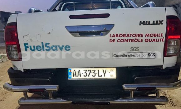 Dieundeu Occasion Toyota Hilux White Auto in Dakar in Dakar Dieundeu Occasion Toyota Hilux White Auto in Dakar in Dakar