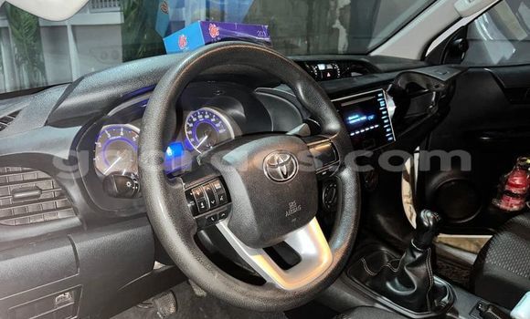 Dieundeu Occasion Toyota Hilux White Auto in Dakar in Dakar Dieundeu Occasion Toyota Hilux White Auto in Dakar in Dakar