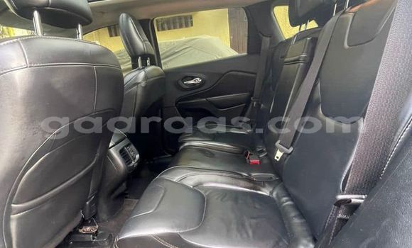 Dieundeu Occasion Kia Sportage White Auto in Dakar in Dakar Dieundeu Occasion Kia Sportage White Auto in Dakar in Dakar