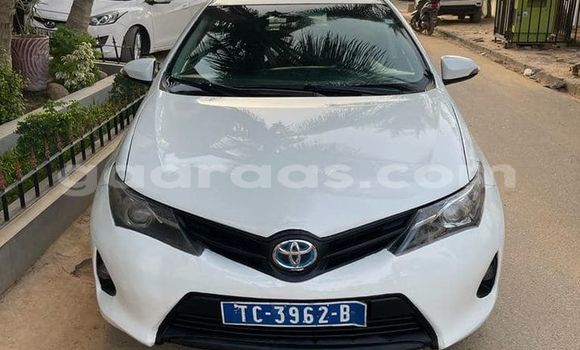 Dieundeu Occasion Toyota Auris White Auto in Dakar in Dakar