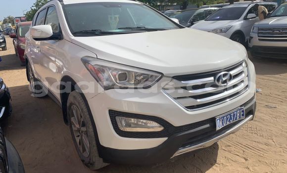 Dieundeu Occasion Hyundai Santa Fe White Auto in Dakar in Dakar Dieundeu Occasion Hyundai Santa Fe White Auto in Dakar in Dakar