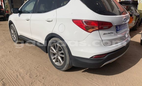 Dieundeu Occasion Hyundai Santa Fe White Auto in Dakar in Dakar Dieundeu Occasion Hyundai Santa Fe White Auto in Dakar in Dakar