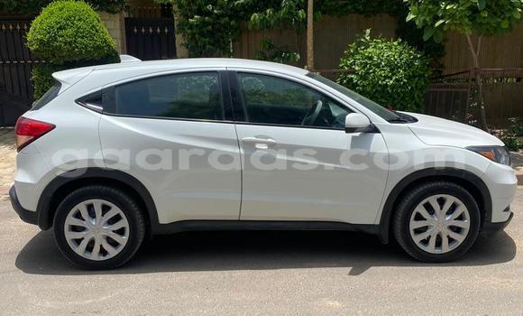 Buy Used Honda HR–V White Car in Dakar in Dakar Buy Used Honda HR–V White Car in Dakar in Dakar