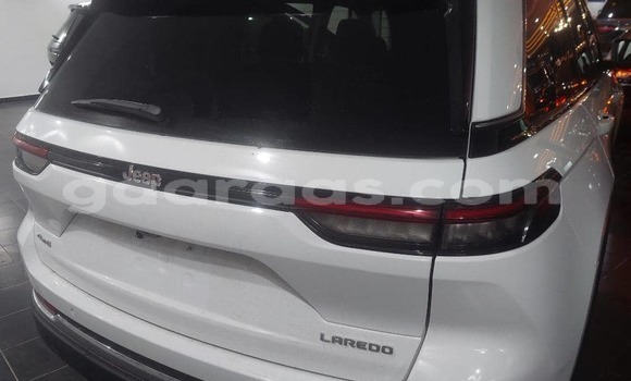 Dieundeu Occasion Jeep Grand Cherokee White Auto in Dakar in Dakar Dieundeu Occasion Jeep Grand Cherokee White Auto in Dakar in Dakar