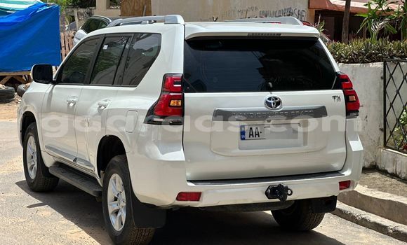 Dieundeu Occasion Toyota Land Cruiser Prado White Auto in Dakar in Dakar Dieundeu Occasion Toyota Land Cruiser Prado White Auto in Dakar in Dakar
