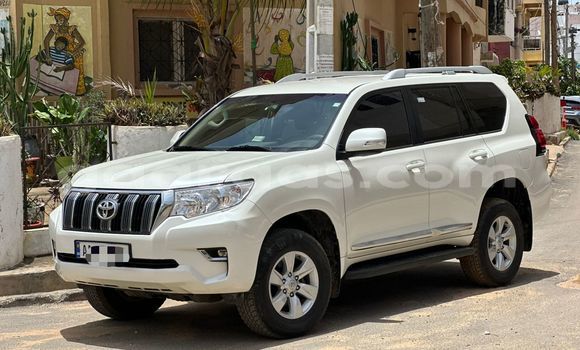 Dieundeu Occasion Toyota Land Cruiser Prado White Auto in Dakar in Dakar Dieundeu Occasion Toyota Land Cruiser Prado White Auto in Dakar in Dakar