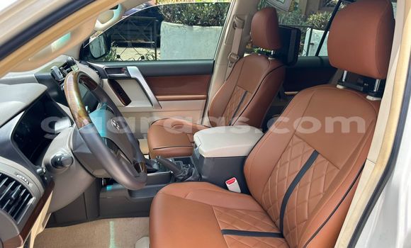 Dieundeu Occasion Toyota Land Cruiser Prado White Auto in Dakar in Dakar Dieundeu Occasion Toyota Land Cruiser Prado White Auto in Dakar in Dakar